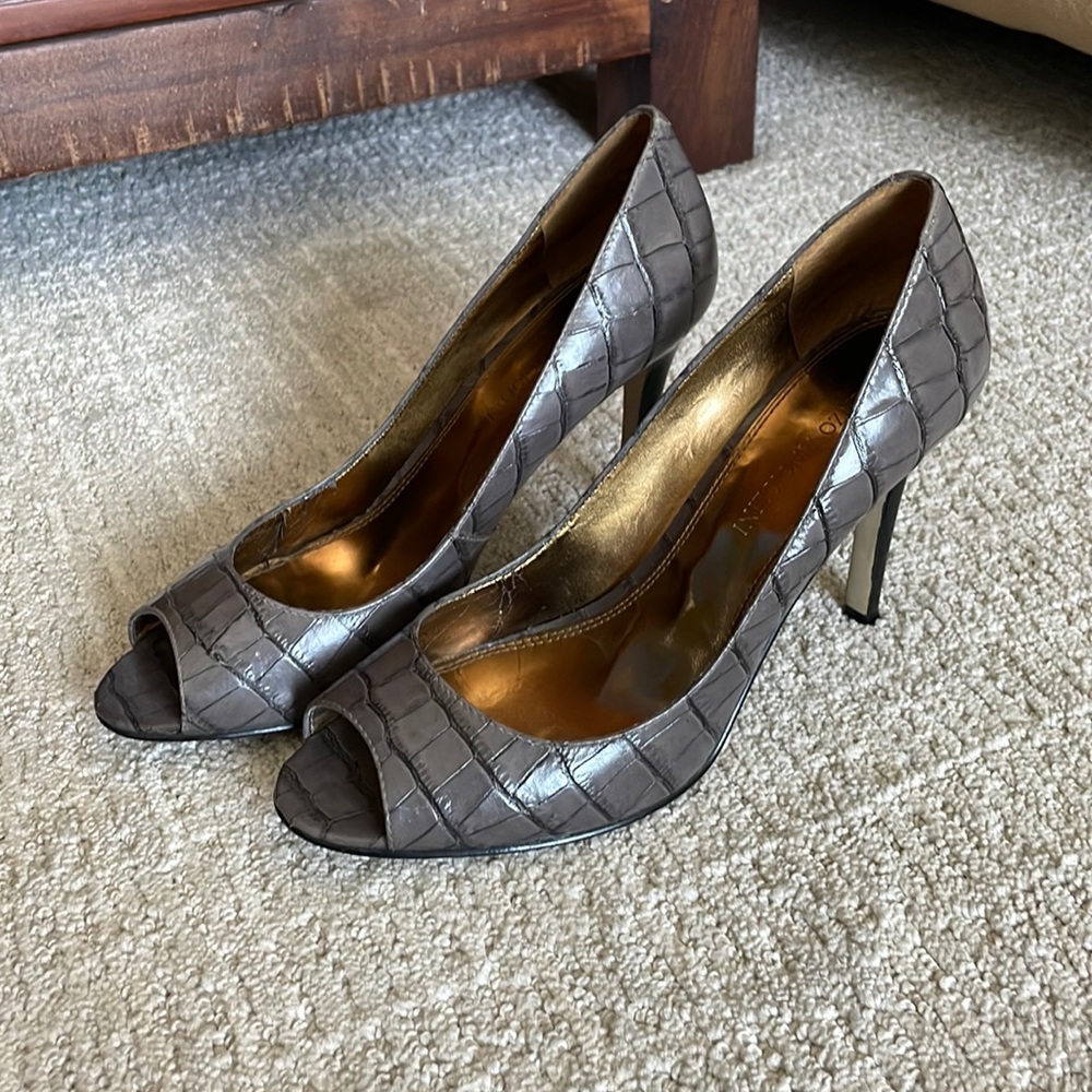 Enzo Angiolini Grey Peep Toe Heels, Alligator Leather, Gray Heels, size 6.5